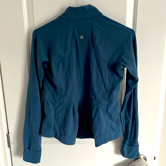 Women’s Lululemon sweater. Size small. - Picture 2 of 2